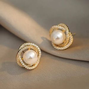 Gold Pearl stud earrings